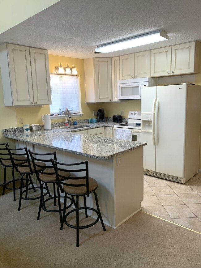 Building Photo - 3700 Golf Colony Ln