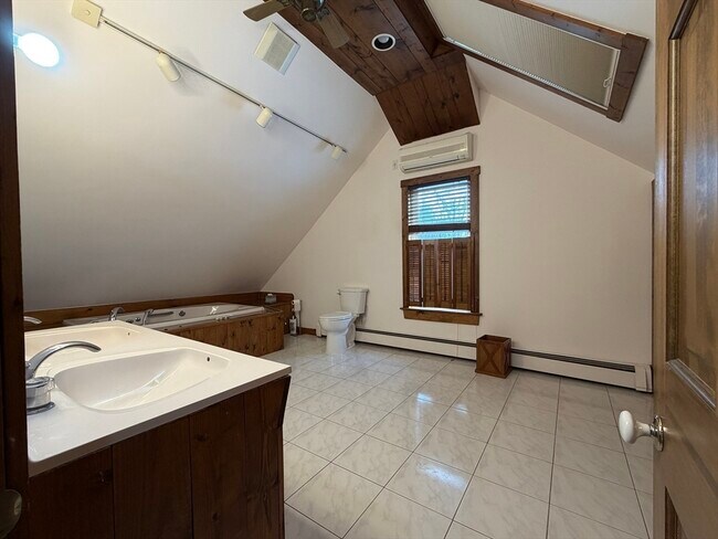 Building Photo - 12 Community Way