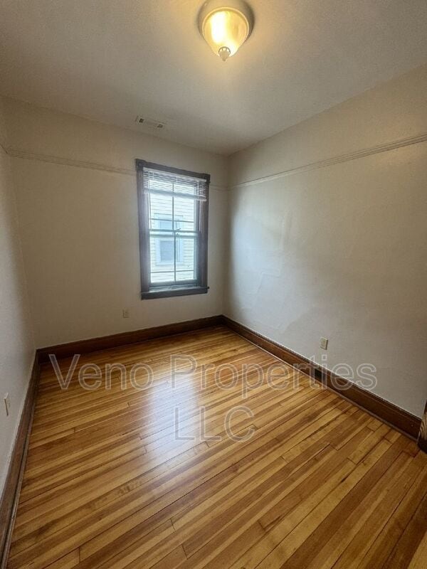 Building Photo - 149 Saratoga Ave