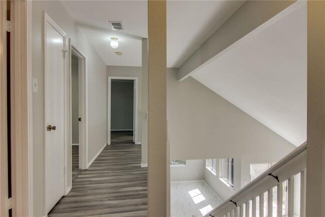 Building Photo - 6415 Jennings Dr