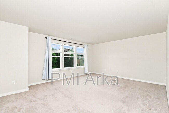 Building Photo - 633 Ilwaco Pl NE