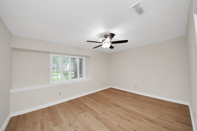 Building Photo - 25511 Many Oak Dr