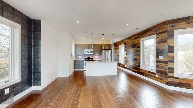 Primary Photo - 1103 9th St NE