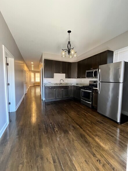 Eat In Kitchen - 1722 N Central Park Ave