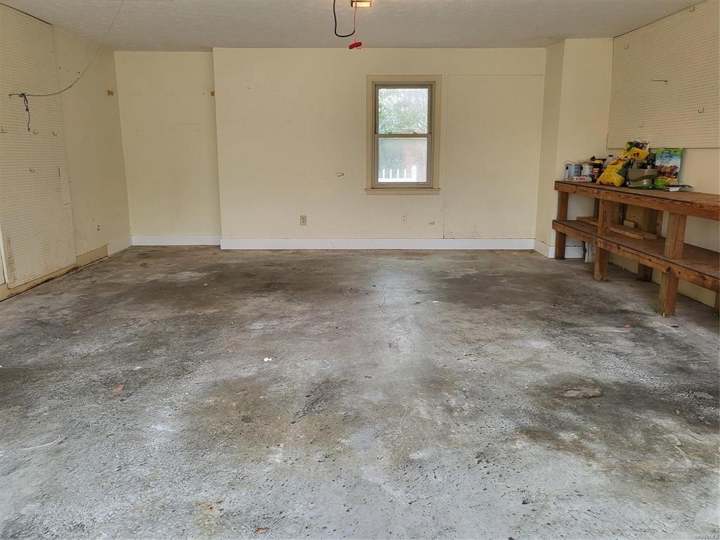 Building Photo - 1516 Charleton Dr