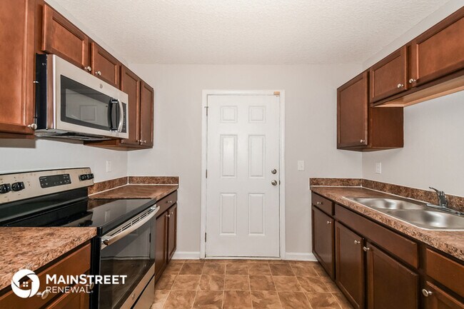 Building Photo - 2115 5th Ave