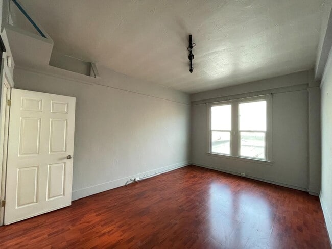 Building Photo - 3260 17th St