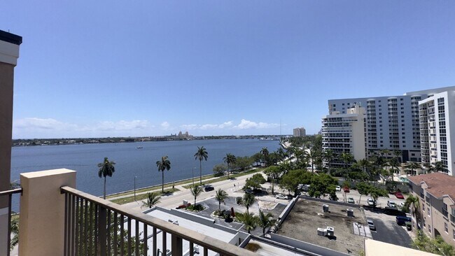 Building Photo - 2-Bedroom Penthouse in the Heart of West Palm Beach