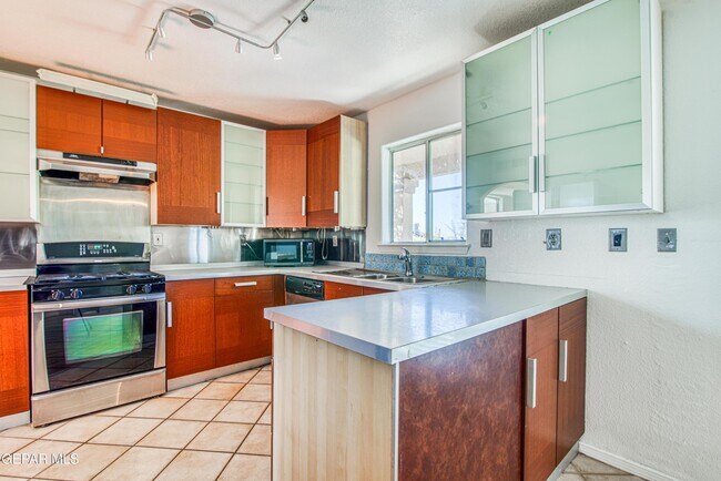 Building Photo - 1409 Black Ridge Dr