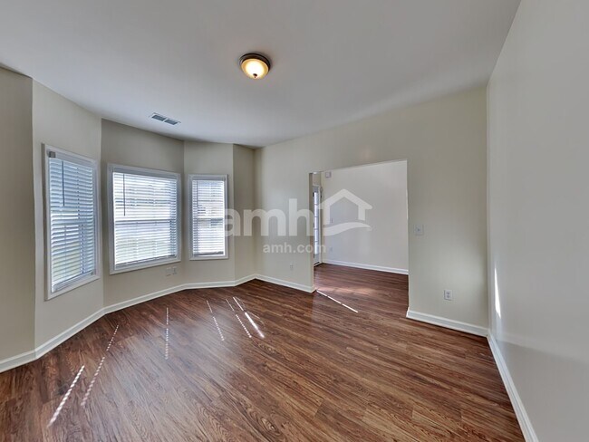 Building Photo - 303 Millpond Pkwy