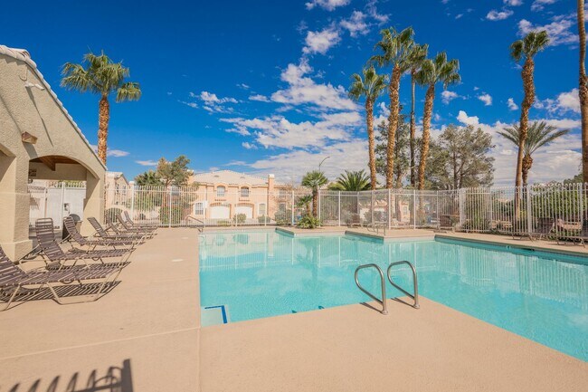 Building Photo - Fully Remodeled 3-Bedroom Townhome