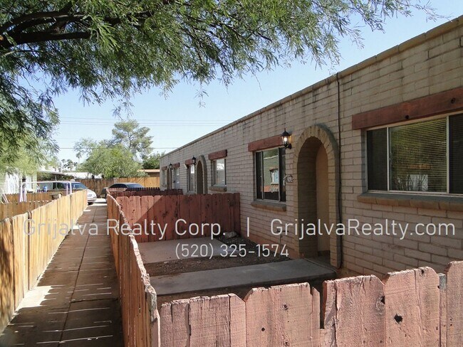 Building Photo - 2614 N Winstel Blvd