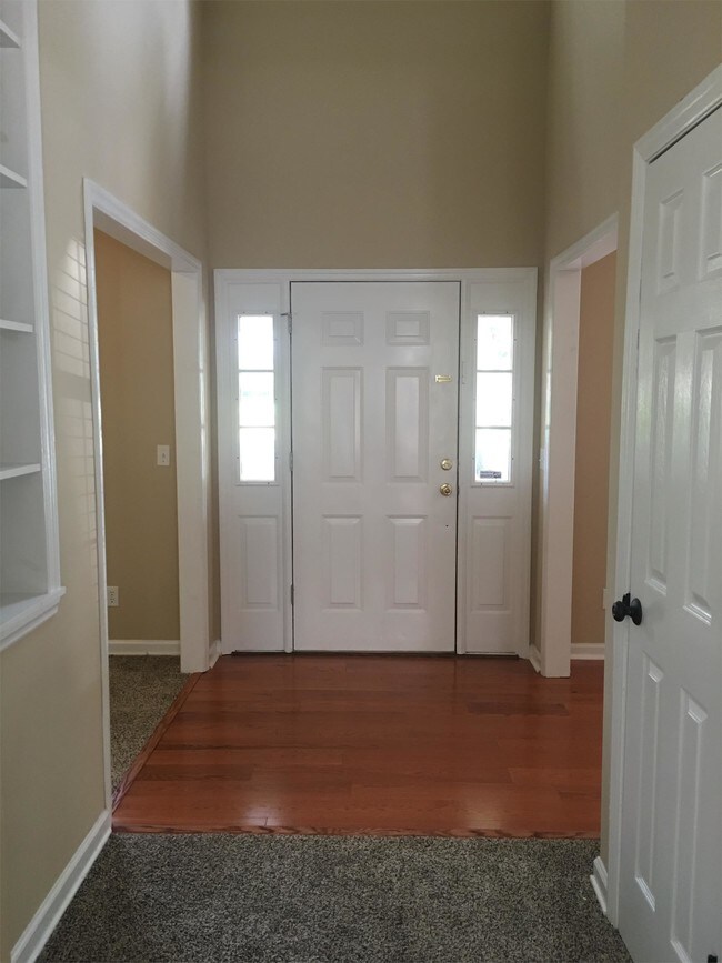 Building Photo - 403 9th Ave