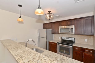 Building Photo - 115Bruen