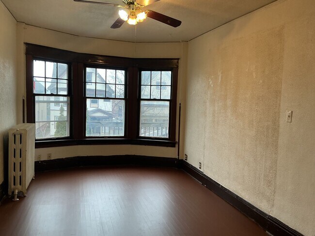 Building Photo - 800-802 S 32nd St