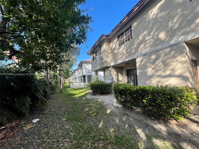 Building Photo - 4130 Napoli Lake Dr