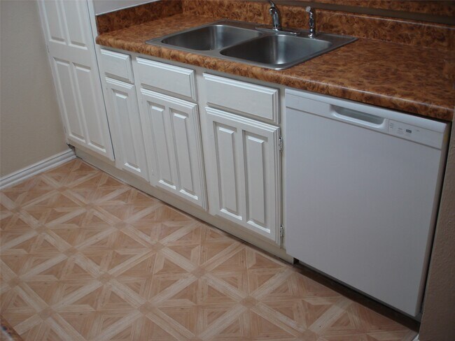 Building Photo - 12955 Woodforest Blvd