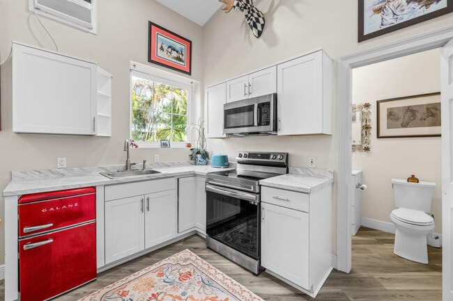 Building Photo - 15161 Collecting Canal Rd