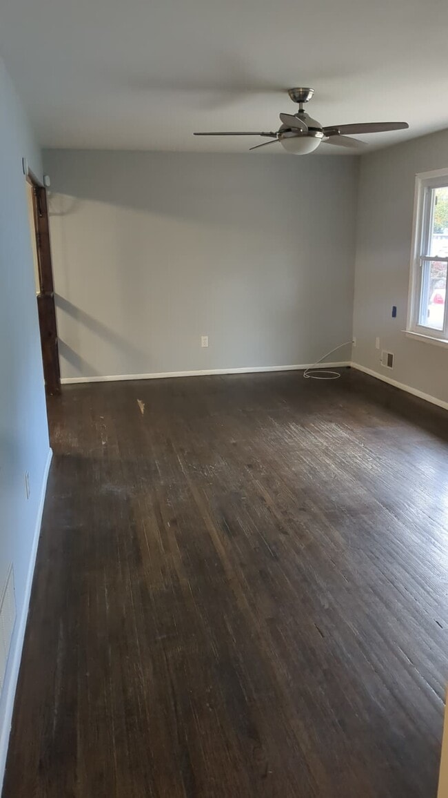 Building Photo - 1441 Broadway Blvd