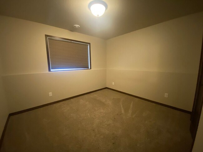 Building Photo - 3-Bed, 3-Bath Single Family Home in Moorhead!