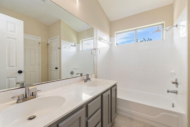 Building Photo - 3600 Texas Topaz Dr