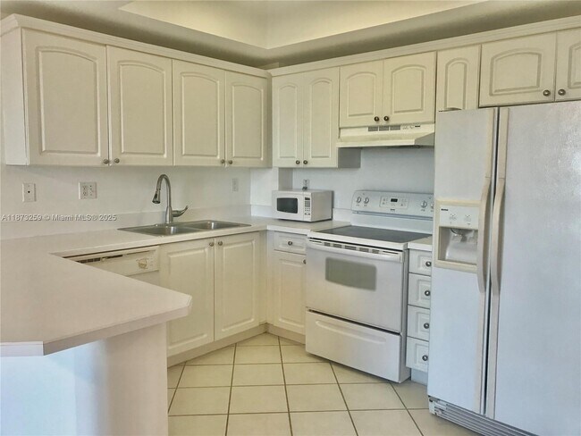 Building Photo - 3500 Coral Wy
