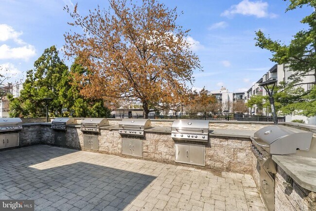 Building Photo - 60 S Van Dorn St