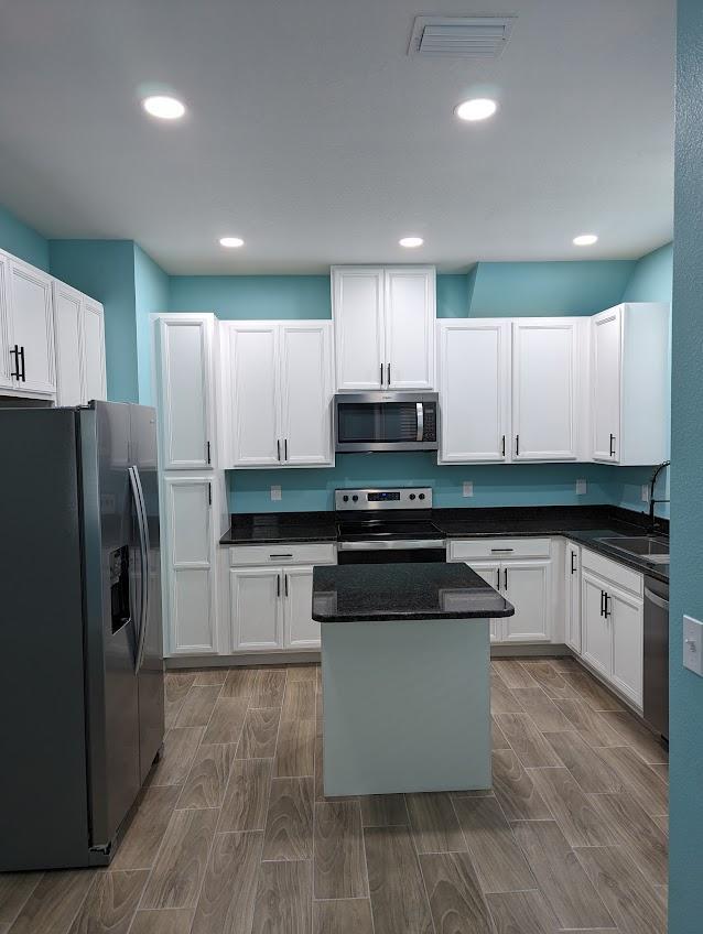 Building Photo - 2010 Seminole Blvd S