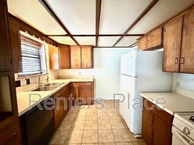 Building Photo - 3548 E King Pl