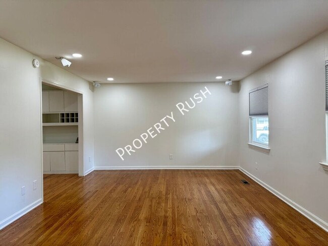 Building Photo - 7339 Brookside Dr