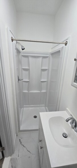 Building Photo - 39 E 26th St