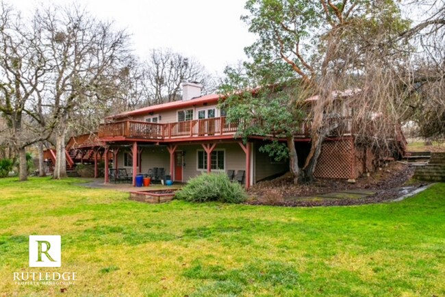 Building Photo - 2 1/2 Acres Manicured Country Living