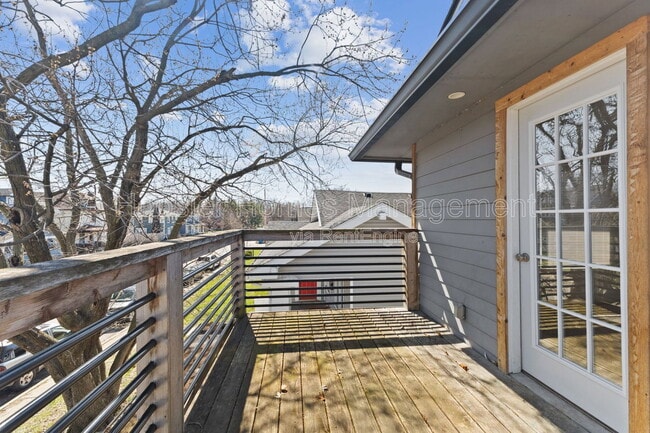 Building Photo - 2918 Ruckle St