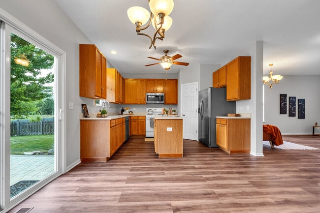 Building Photo - 2513 Simon Dr