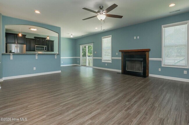 Building Photo - 223 Holly Grove Ct E
