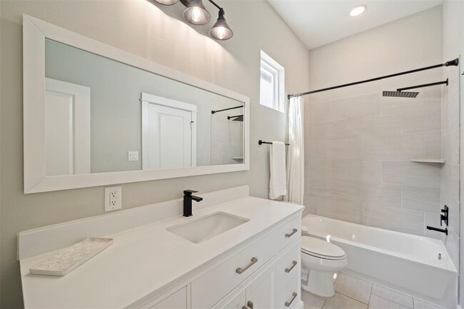 Building Photo - 6713 Parker Grv Ln