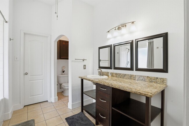 Building Photo - 14410 Long Meadow Dr