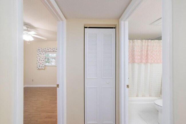 Building Photo - 18081 SE Country Club Dr