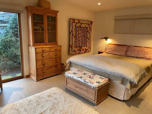 Building Photo - Spectacular View Home In Langley and Fully Furnished!