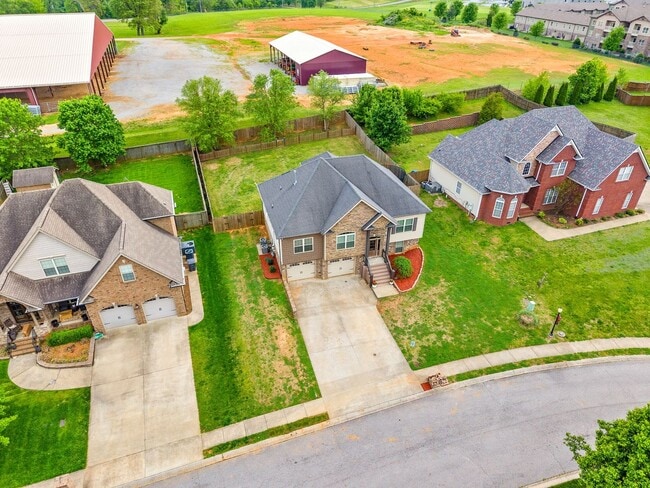 Building Photo - Spacious 4-Bedroom Home with Dual Living A...