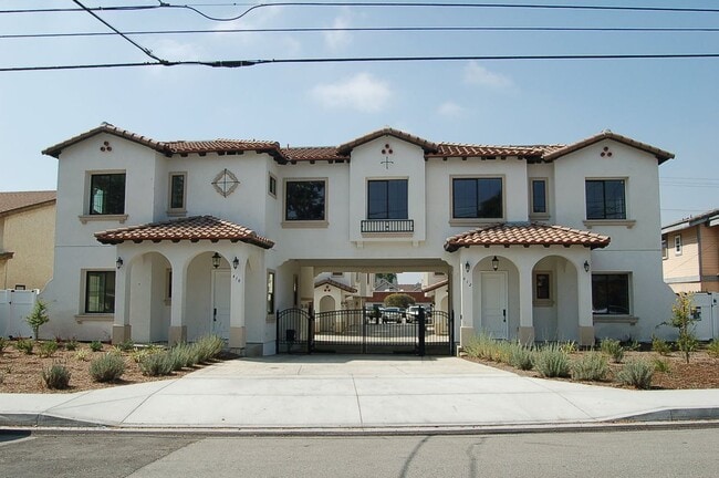 Primary Photo - 425 W Duarte Rd