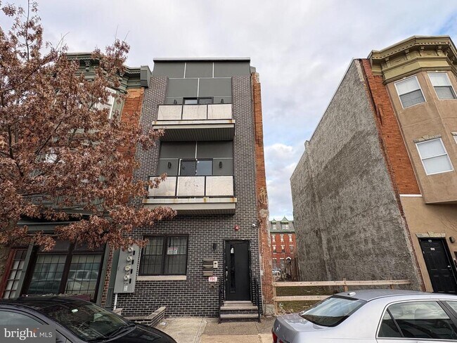 Building Photo - 1005 N Marshall St