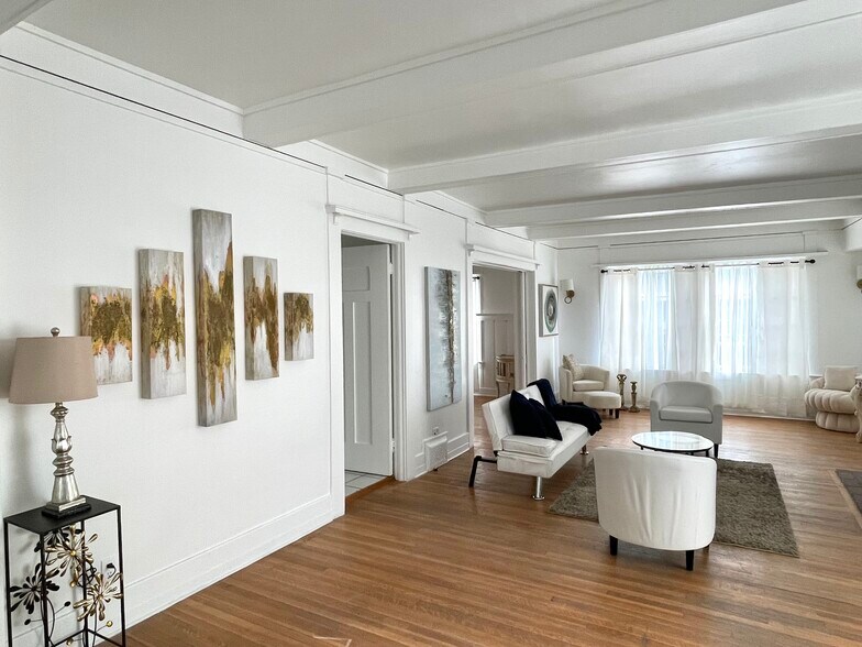 Building Photo - 1624 S Gramercy Pl