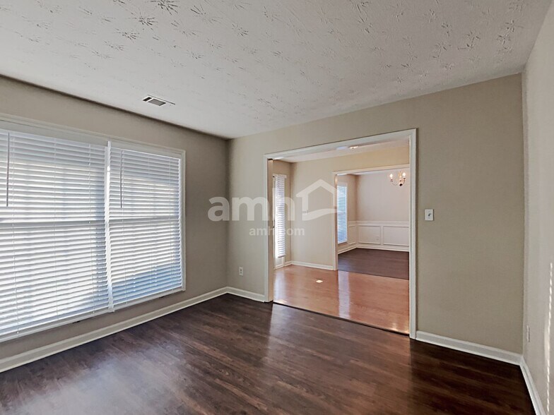 Building Photo - 1558 Great Shoals Cir