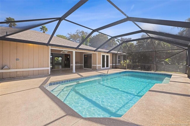 Building Photo - 3074 NE Loquat Ln