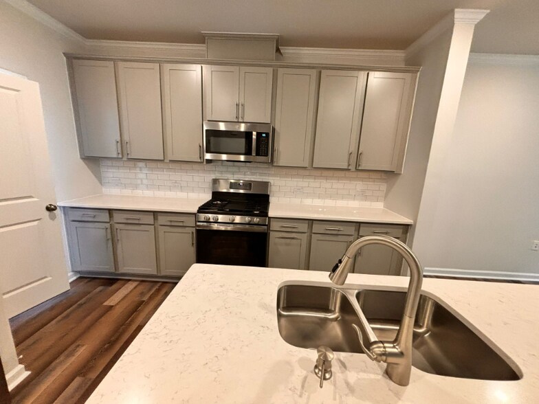 Building Photo - 1506 Foal Run Trl