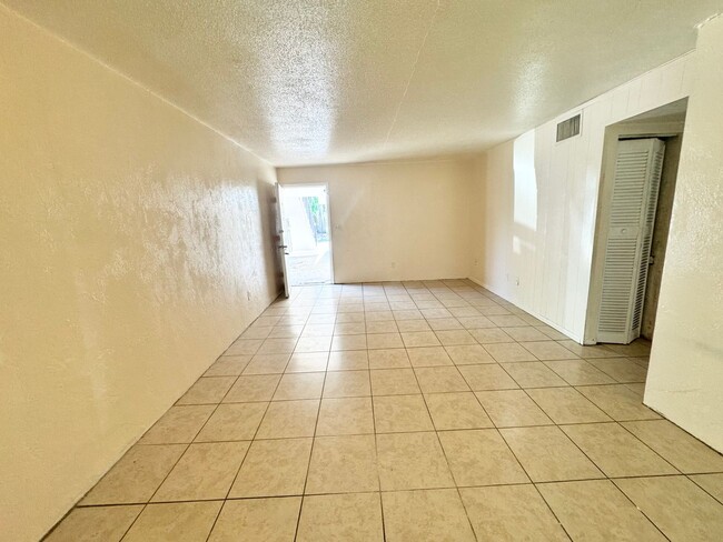 Interior Photo - Kennedy Rd. - 1221 Unit 43