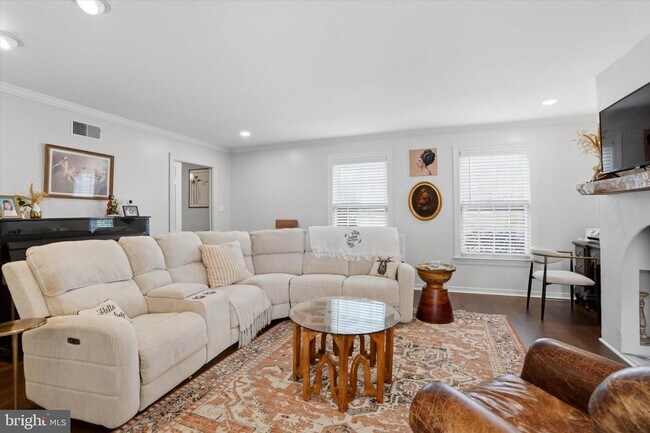 Building Photo - 1551 Duxbury Ct