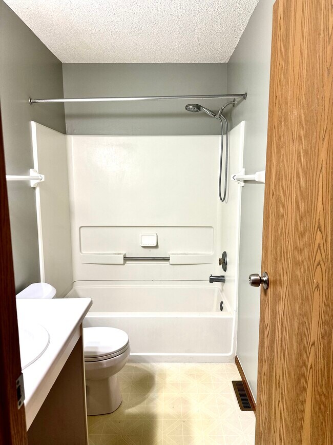 Building Photo - 5727 Kilbury Ln