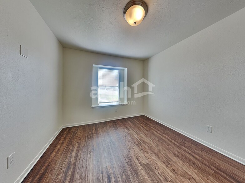 Building Photo - 6550 Garden Trail Ct